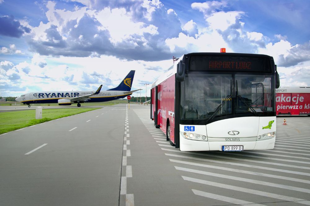 Solaris_urbino_ _airport_bus_6_medium